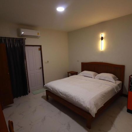 Bk Hotel Mae Sariang Dış mekan fotoğraf