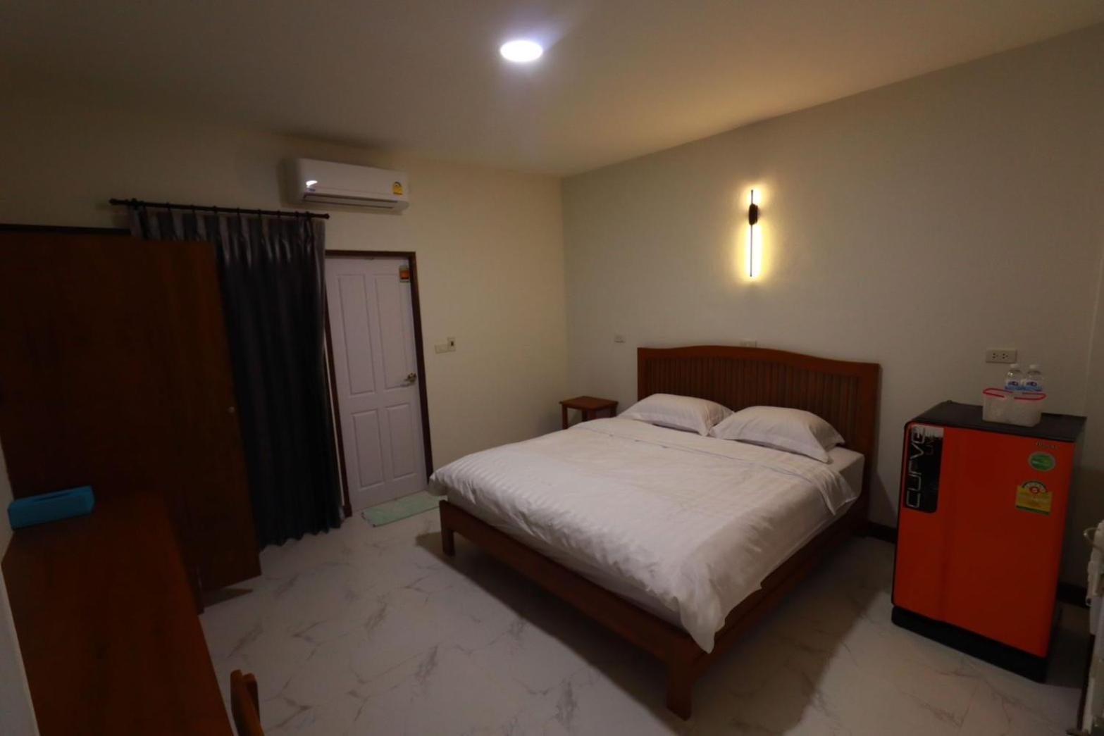 Bk Hotel Mae Sariang Dış mekan fotoğraf