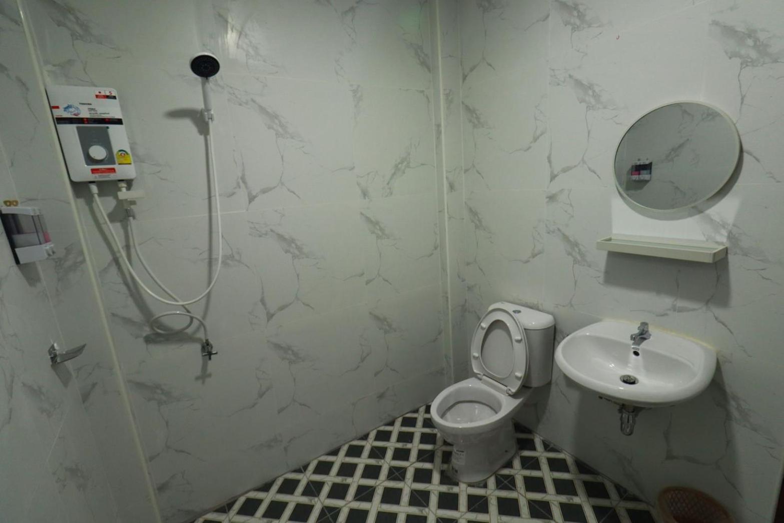 Bk Hotel Mae Sariang Dış mekan fotoğraf