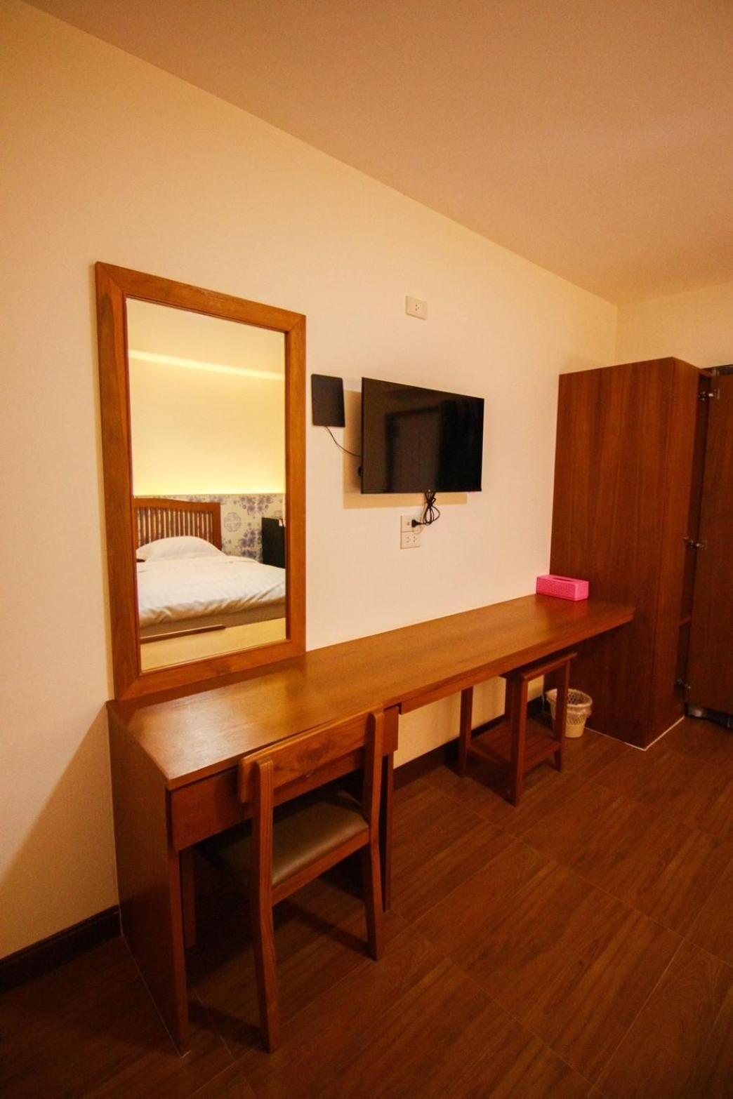 Bk Hotel Mae Sariang Dış mekan fotoğraf