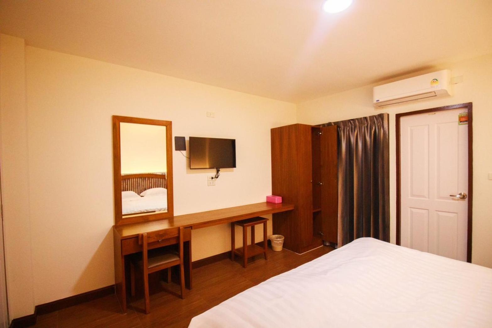 Bk Hotel Mae Sariang Dış mekan fotoğraf